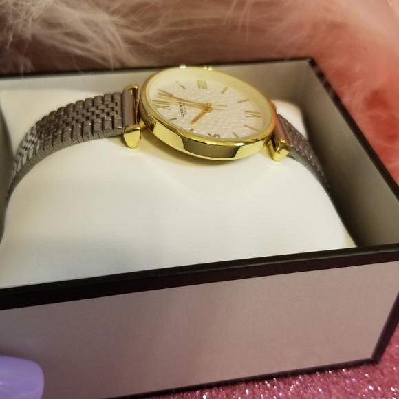 London Fog Wembley Two Tone Bracelet Watch New in Original Box with Tags - Picture 4 of 16